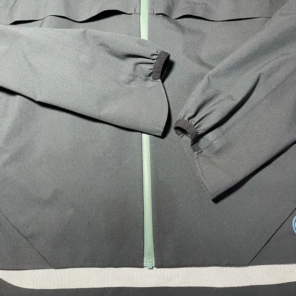 Janji black lightweight hooded jacket - Picture 4 of 11